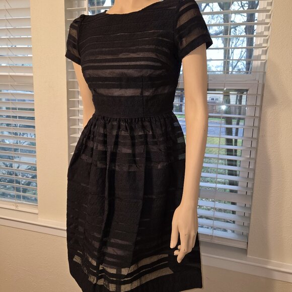 Ann Taylor Loft black dress lace overlay XS knee length short sleeve - Picture 1 of 4
